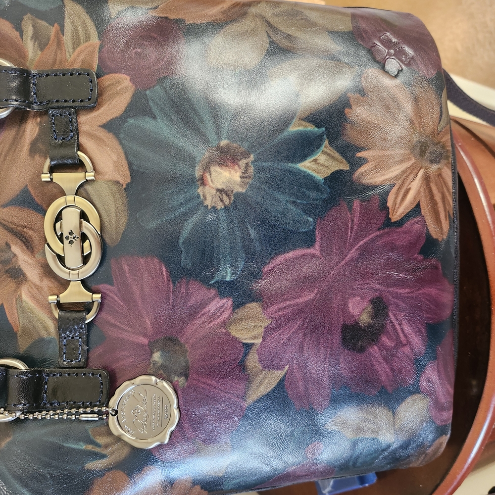 Patricia Nash Peruvian Portait Crossbody & Wallet
